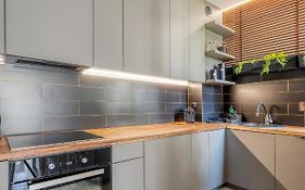 Lodz Retreat Apartments - Parking, Terrace & Garden - By Rentujemy